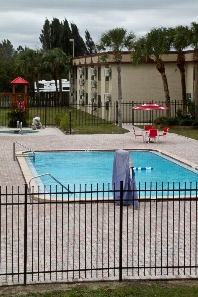 Space Coast Hotel Titusville-Kennedy Space Center Exterior photo